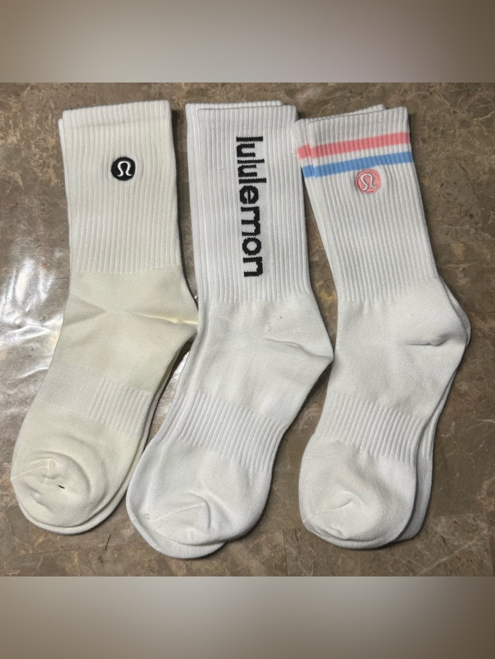 New Women’s Lululemon Athletica Socks
3 pairs Size Medium
Socks stretch